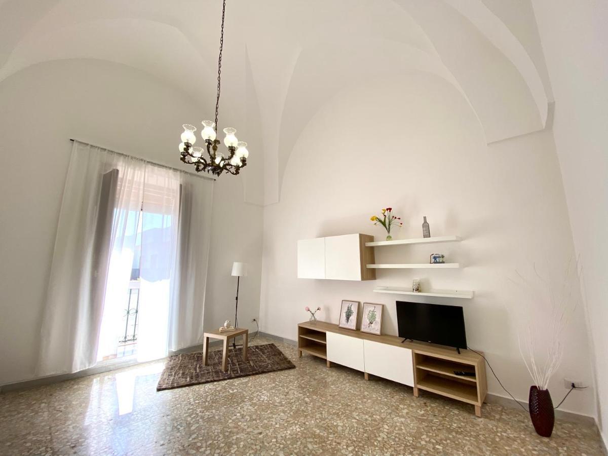 La Casa Di Nina Apartment Surano Luaran gambar