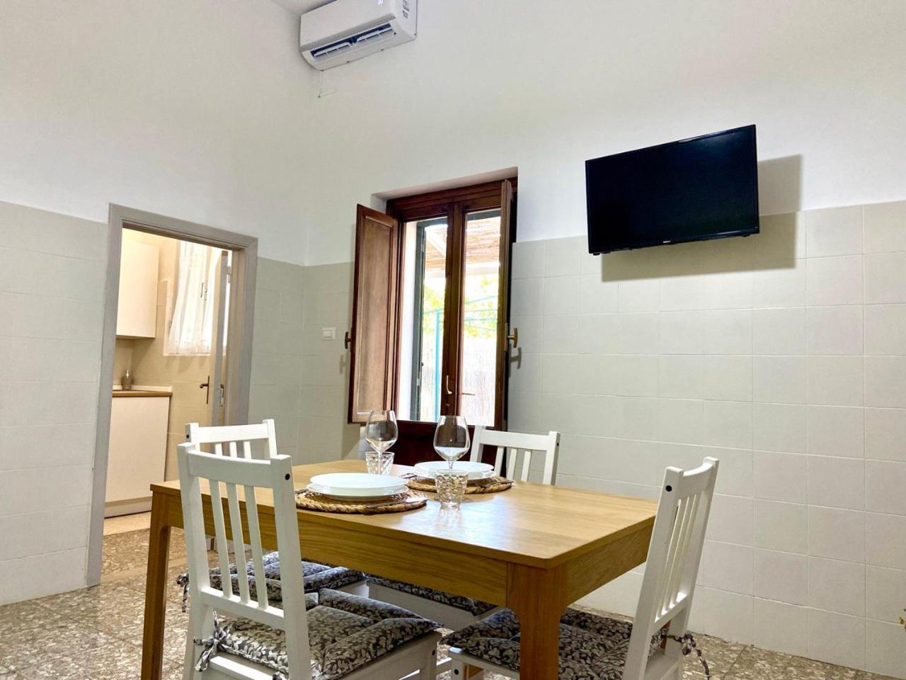 La Casa Di Nina Apartment Surano Luaran gambar
